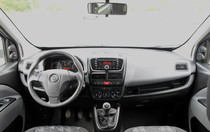 Opel Combo cena 26900 przebieg: 177798, rok produkcji 2012 z Płock małe 596